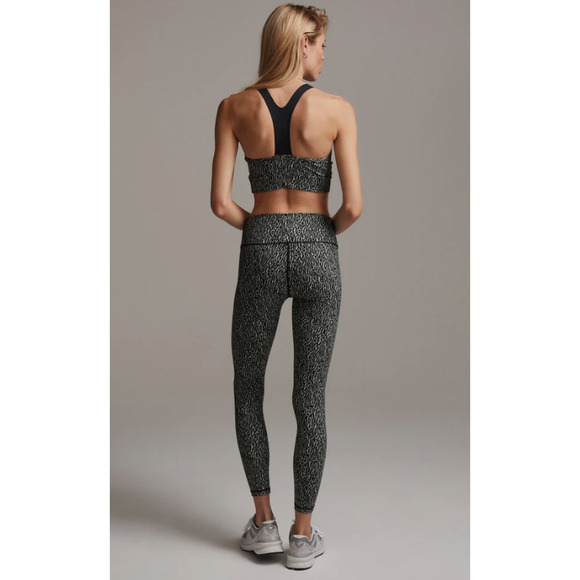 VARLEY NWT Century Leggings 2.0 25" in Textured Grain Print // M - Picture 3 of 12